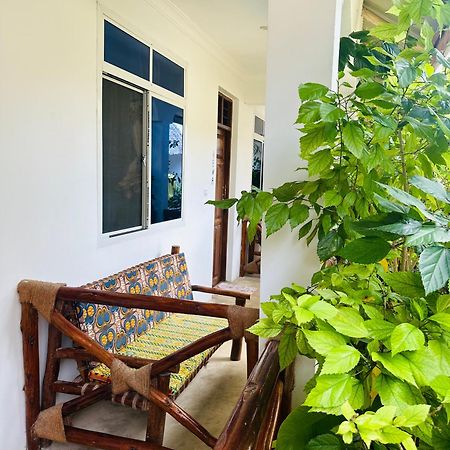 Lighthouse Guesthouse Нунгви Екстериор снимка