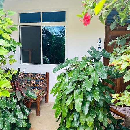 Lighthouse Guesthouse Нунгви Екстериор снимка