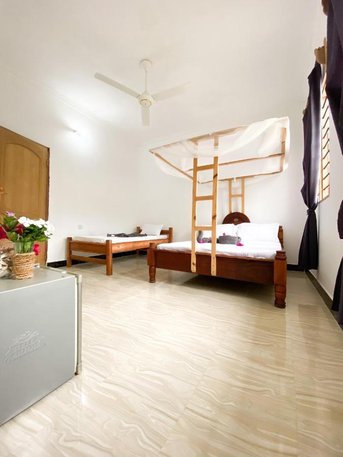 Lighthouse Guesthouse Нунгви Екстериор снимка