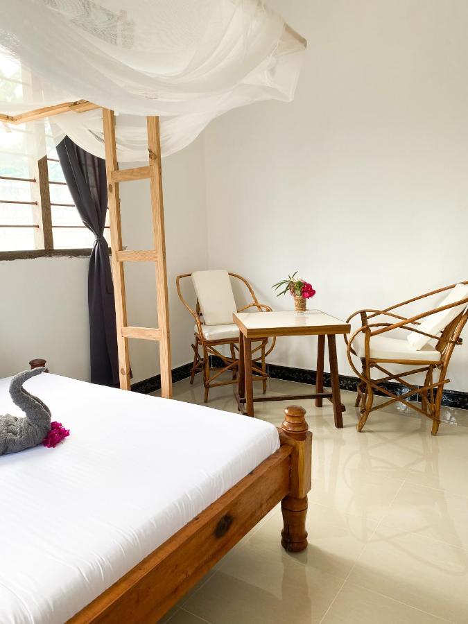 Lighthouse Guesthouse Нунгви Екстериор снимка