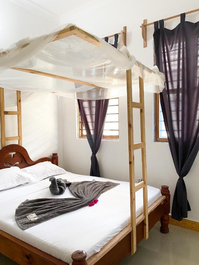 Lighthouse Guesthouse Нунгви Екстериор снимка