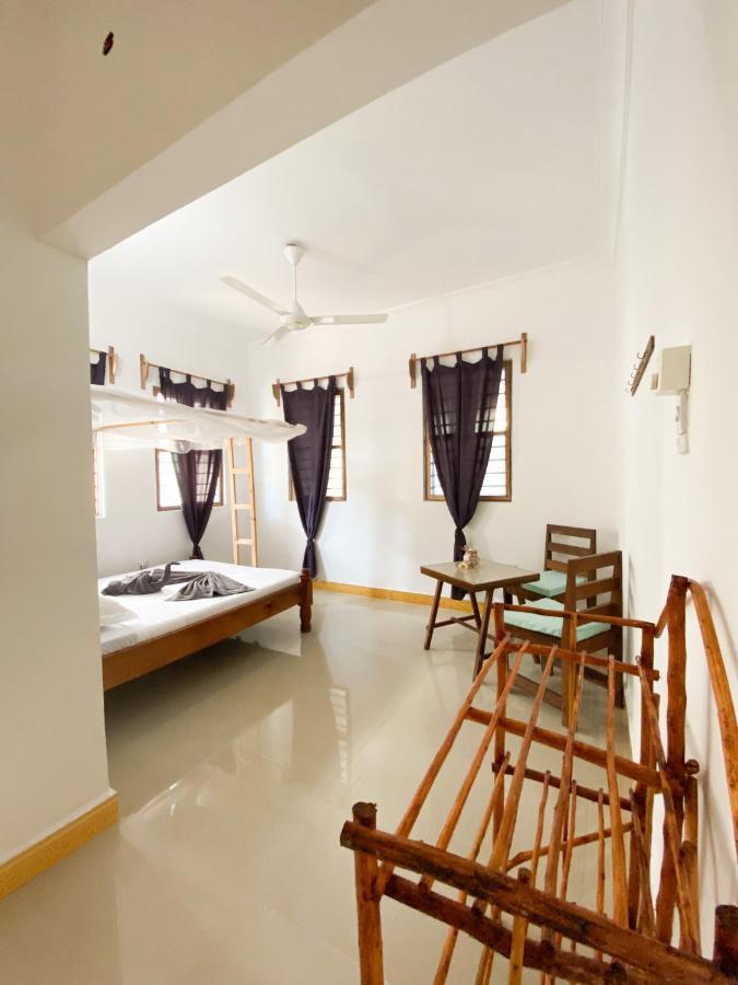Lighthouse Guesthouse Нунгви Екстериор снимка