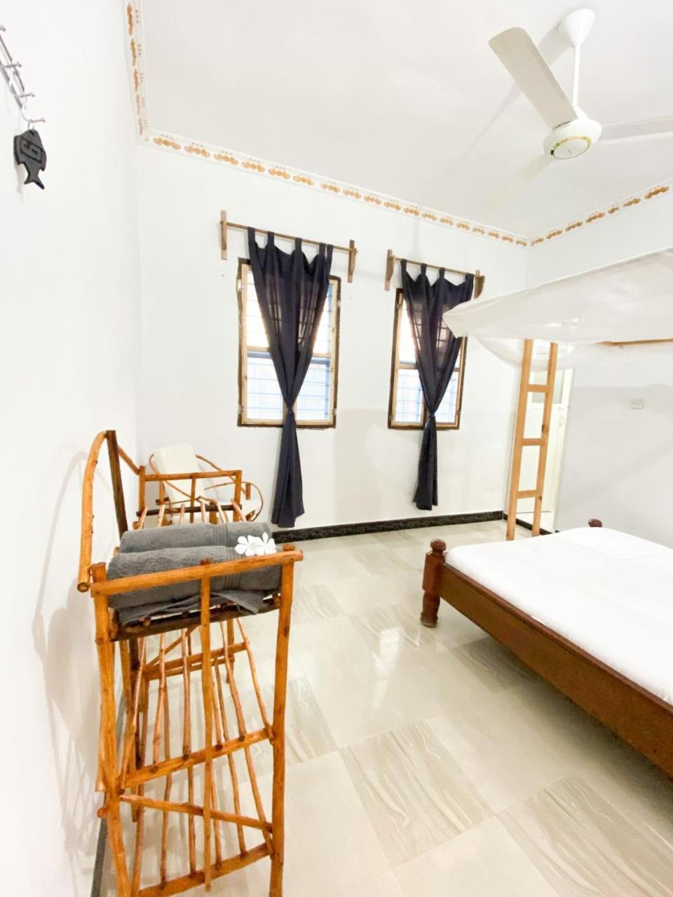 Lighthouse Guesthouse Нунгви Екстериор снимка