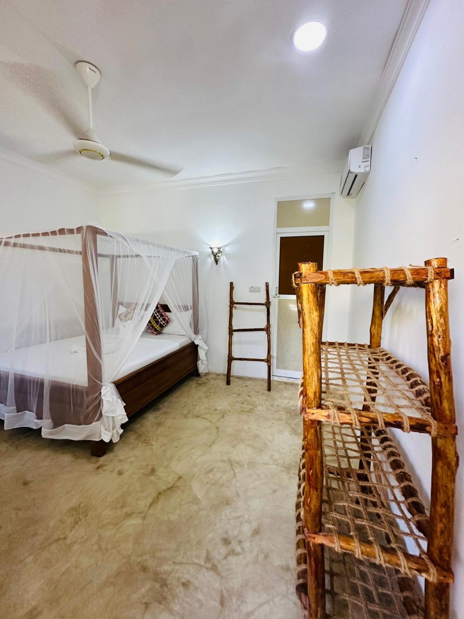 Lighthouse Guesthouse Нунгви Екстериор снимка