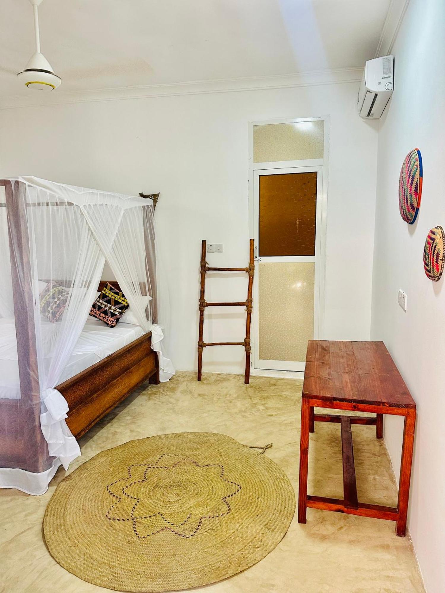Lighthouse Guesthouse Нунгви Екстериор снимка